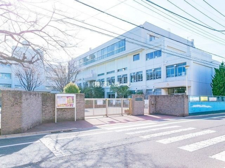 周辺環境　川口市立東領家小学校 徒歩8分。 580m