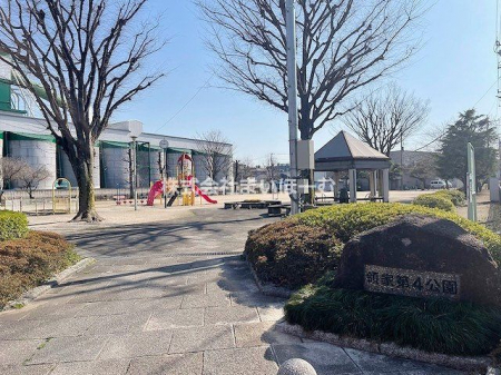 周辺環境　領家第4公園 徒歩1分。 10m