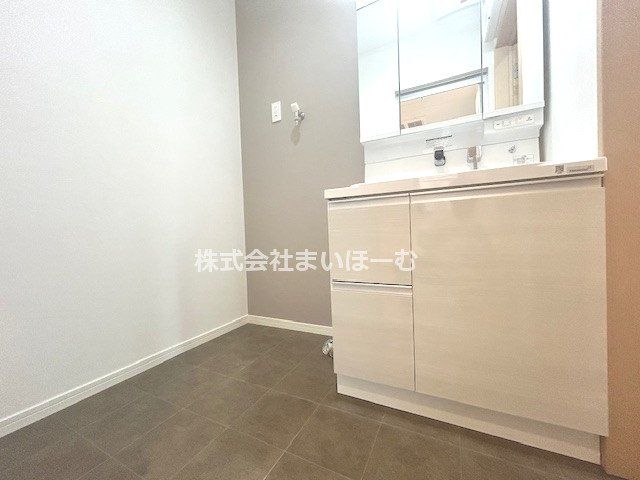 ʌs3ڂ̒ÈˌĂ̐ʑEʏ