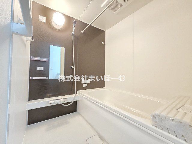 ʌ܎sYa搣5ڂ̐VzˌĂ̗