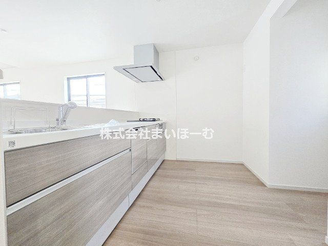 ʌ܎sYa搣5ڂ̐VzˌẴLb`