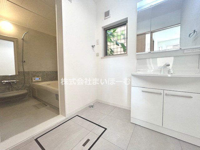 ʌs핽4ڂ̒ÈˌĂ̐ʑEʏ