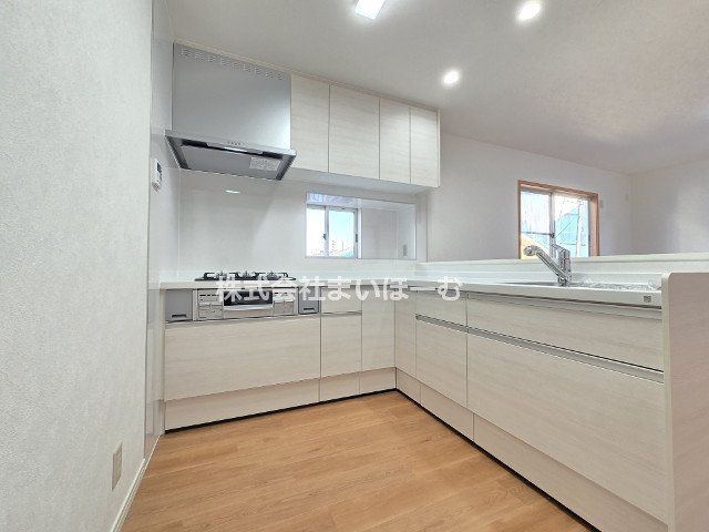 ��ʌ��������܎s���厚��J�� �̒��È�ˌ��ẴL�b�`��