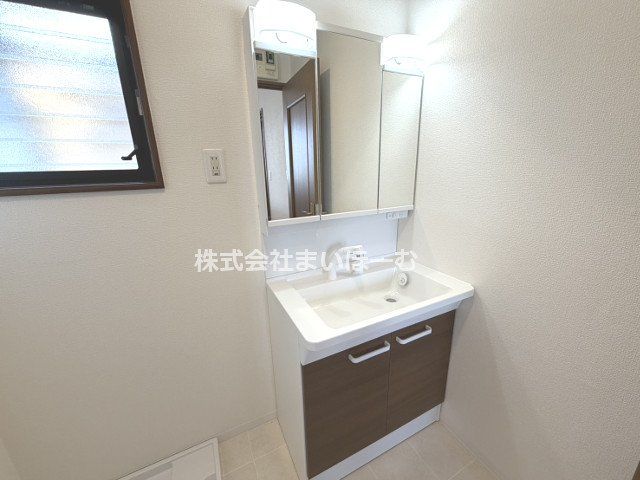 ʌs6ڂ̒ÈˌĂ̐ʑEʏ