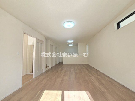 ʌs≺3ڂ̐VzˌẴrO