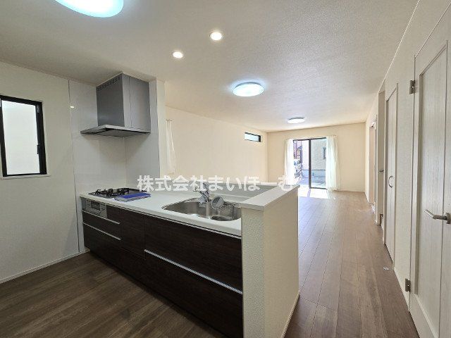 ʌs≺3ڂ̐VzˌẴrO