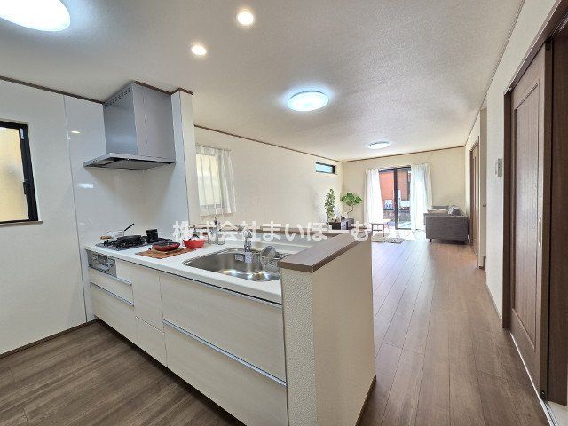 ʌs≺3ڂ̐VzˌẴrO