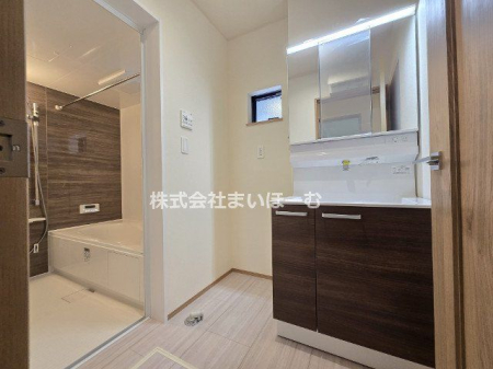 skԉHk1ڂ̐VzˌĂ̐ʑEʏ