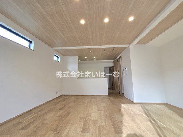 skԉHk1ڂ̐VzˌẴrO