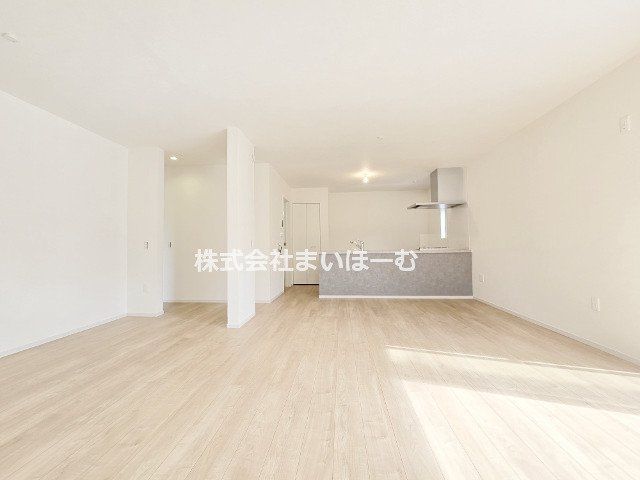 ʌsJ{4ڂ̐VzˌẴrO