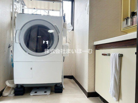 ʌ܎s厚~ ̒ÈˌĂ̐ʑEʏ