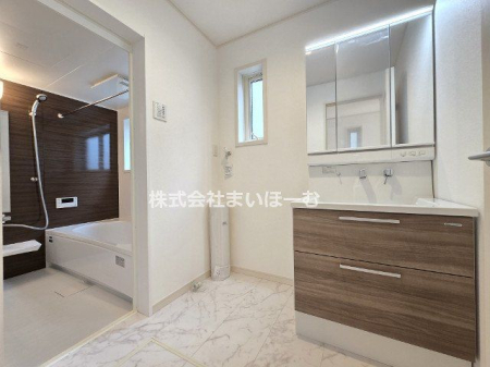 sku3ڂ̐VzˌĂ̐ʑEʏ