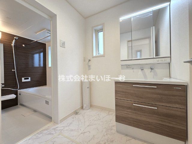 sku3ڂ̐VzˌĂ̐ʑEʏ