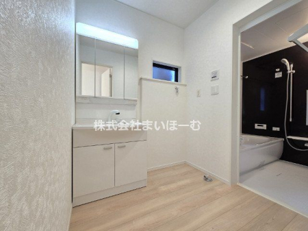 ʌs厚s ̐VzˌĂ̐ʑEʏ