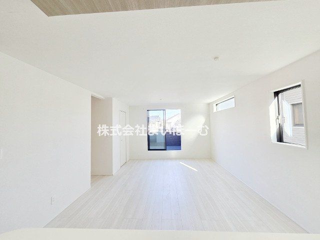 ʌs̉3ڂ̐VzˌẴrO