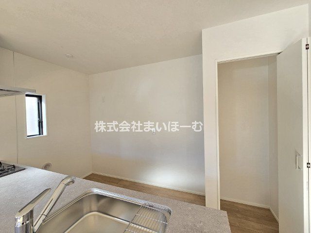 ��ʌ�����s����3���ڂ̐V�z��ˌ��ẴL�b�`��