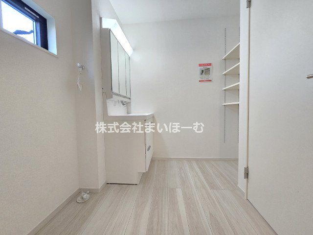 s{ؓ쒬 ̐VzˌĂ̐ʑEʏ