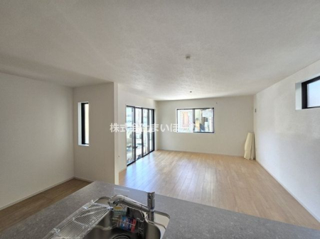 ��ʌ�����s�厚���{�� �̐V�z��ˌ��Ẵ��r���O