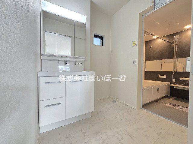 ʌns쒬1ڂ̐VzˌĂ̐ʑEʏ