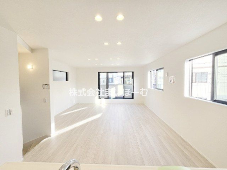 ��ʌ�����s���� �̐V�z��ˌ��Ẵ��r���O