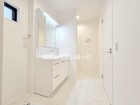 ��ʌ�����s���� �̐V�z��ˌ��Ă̐��ʑ�E���ʏ�