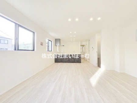 ��ʌ�����s���� �̐V�z��ˌ��Ẵ��r���O