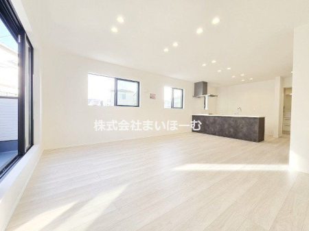 ��ʌ�����s���� �̐V�z��ˌ��Ẵ��r���O