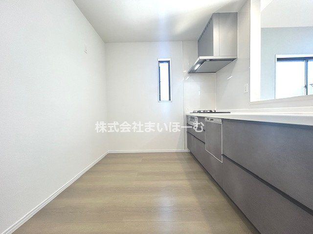 ��ʌ�����s����4���ڂ̐V�z��ˌ��ẴL�b�`��