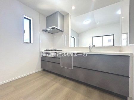 ��ʌ�����s����4���ڂ̐V�z��ˌ��ẴL�b�`��