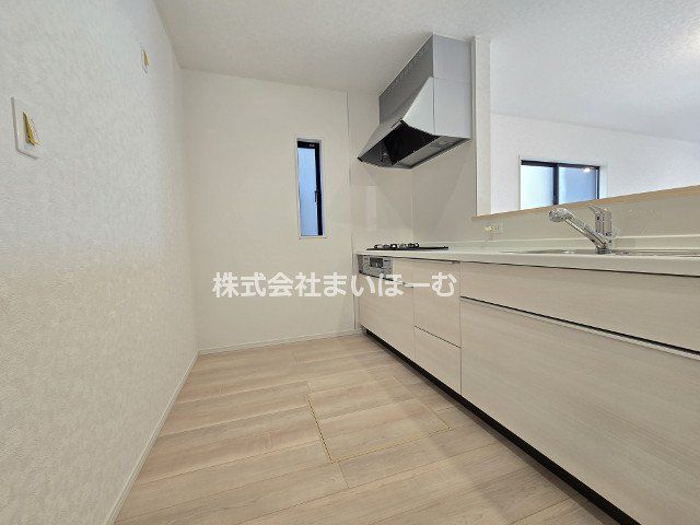 ��ʌ�����s��ؐ�4���ڂ̐V�z��ˌ��ẴL�b�`��