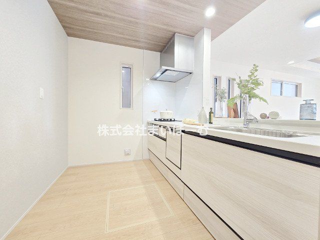 ��ʌ�����s�핽3���ڂ̐V�z��ˌ��ẴL�b�`��