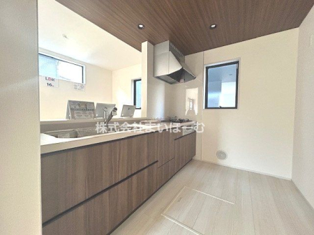 ��ʌ�����s�˒����� �̐V�z��ˌ��ẴL�b�`��