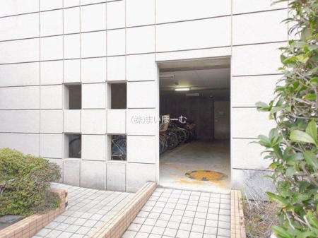 ��ʌ�����s���� �̒��Ã}���V�����̌��n�O�ώʐ^