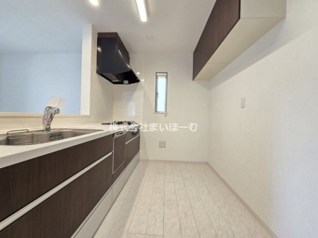 ��ʌ�����s��2���ڂ̒��È�ˌ��ẴL�b�`��