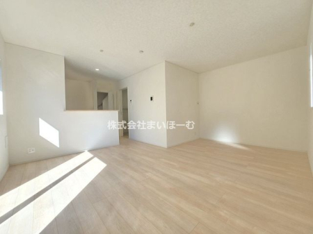 ��ʌ�����s������3���ڂ̐V�z��ˌ��Ẵ��r���O