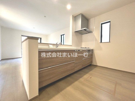 ��ʌ�����s����2���ڂ̐V�z��ˌ��ẴL�b�`��