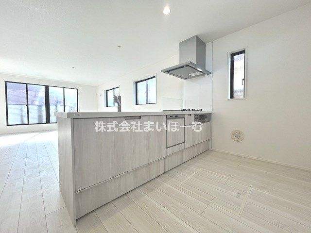 ��ʌ�����s�ŉ�3���ڂ̐V�z��ˌ��ẴL�b�`��