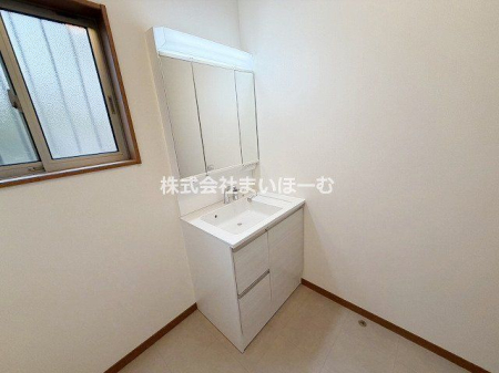 ��ʌ�����s�˒�4���ڂ̒��È�ˌ��Ă̐��ʑ�E���ʏ�