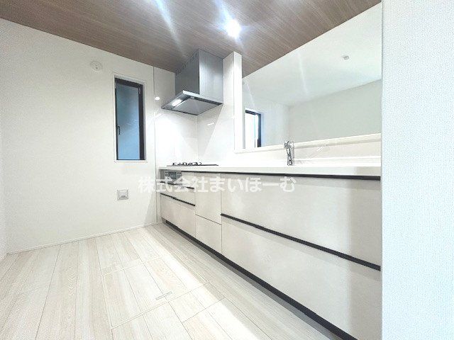 ��ʌ�����s�{�O��3���ڂ̐V�z��ˌ��ẴL�b�`��