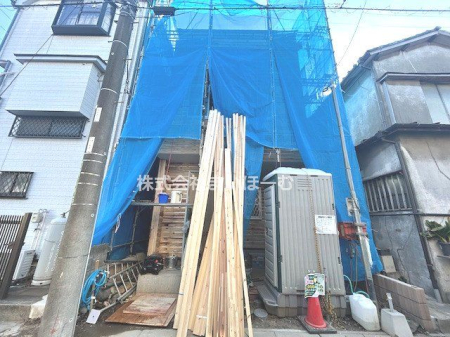 ��ʌ�����s�{�O��3���ڂ̐V�z��ˌ��Ă̌��n�O�ώʐ^