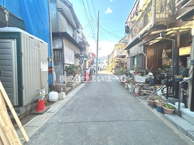 ��ʌ�����s�{�O��3���ڂ̐V�z��ˌ��Ă̌��n�O�ώʐ^