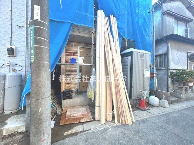 ��ʌ�����s�{�O��3���ڂ̐V�z��ˌ��Ă̌��n�O�ώʐ^