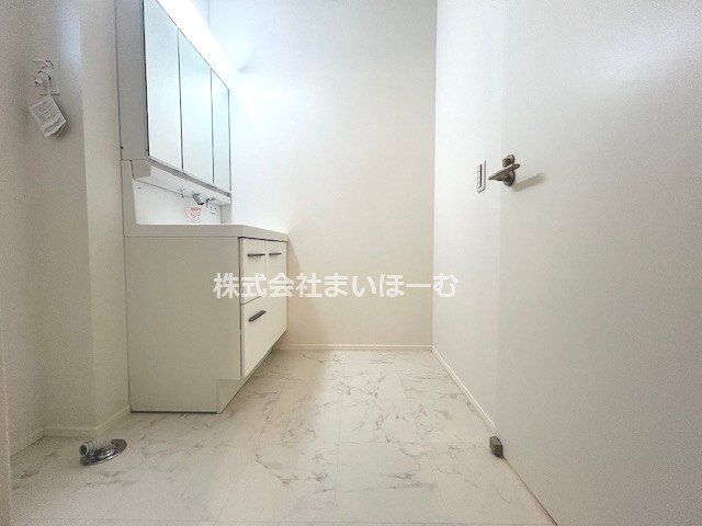 ��ʌ�����s�O��4���ڂ̐V�z��ˌ��Ă̐��ʑ�E���ʏ�