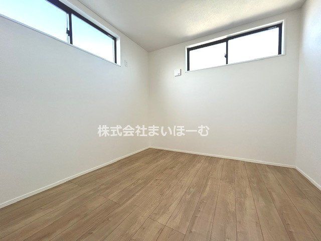 ��ʌ�����s�O��4���ڂ̐V�z��ˌ��Ă̂��̑�����