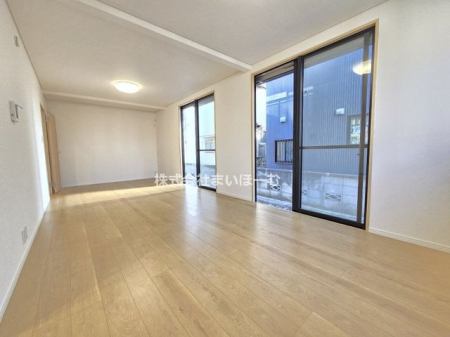 ��ʌ������s�J�˒�1818-3�̒��È�ˌ��Ẵ��r���O