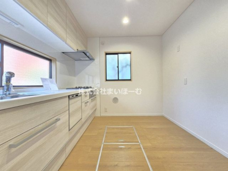 ��ʌ������s�J�˒�1818-3�̒��È�ˌ��ẴL�b�`��