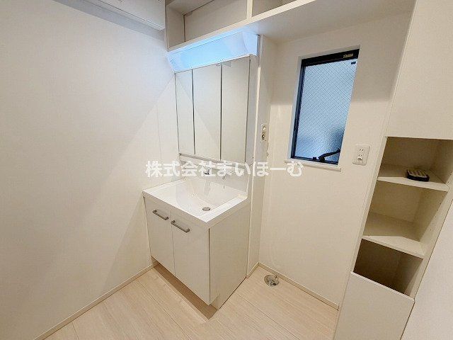 ��ʌ��n�s�ˉz6���ڂ̒��È�ˌ��Ă̐��ʑ�E���ʏ�