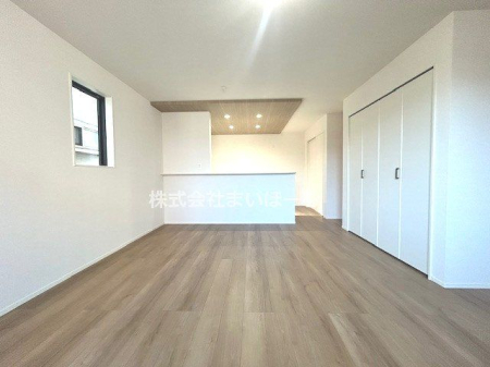 ��ʌ�����s���4���ڂ̐V�z��ˌ��Ẵ��r���O