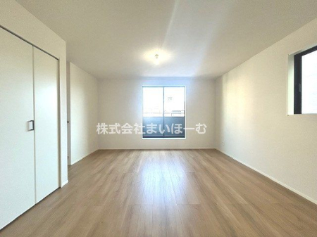 ��ʌ�����s���4���ڂ̐V�z��ˌ��Ẵ��r���O