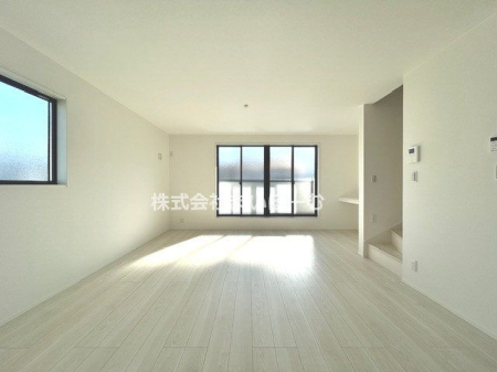 ��ʌ�����s����3���ڂ̐V�z��ˌ��Ẵ��r���O